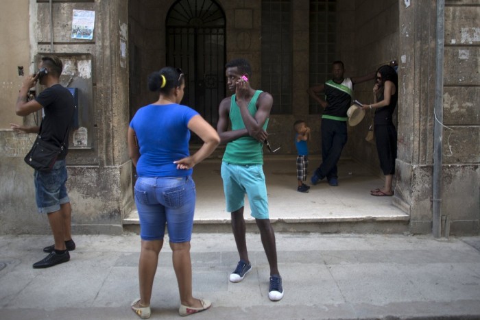 An On The Ground Look At What Life Is Like In Cuba (37 pics)