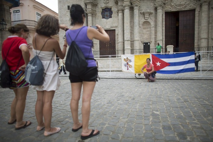 An On The Ground Look At What Life Is Like In Cuba (37 pics)