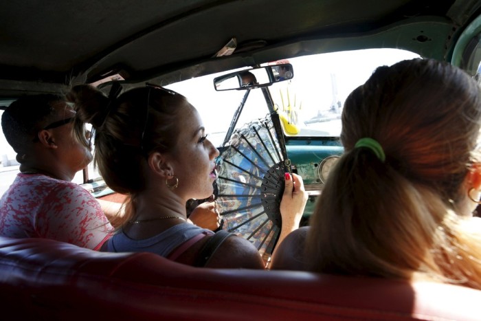 An On The Ground Look At What Life Is Like In Cuba (37 pics)