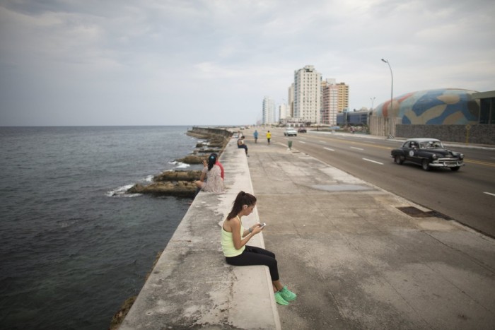 An On The Ground Look At What Life Is Like In Cuba (37 pics)