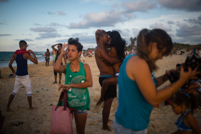 An On The Ground Look At What Life Is Like In Cuba (37 pics)
