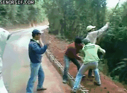 Stupid People That Are Prime Candidates For Darwin Awards (14 gifs)