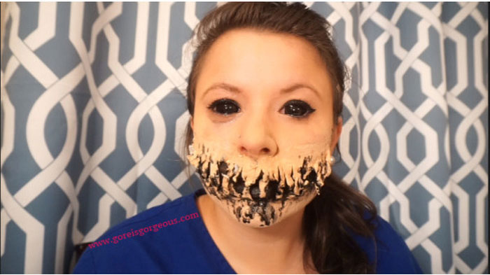 Creepy Halloween Makeup Tutorial From Start To Finish (20 pics)