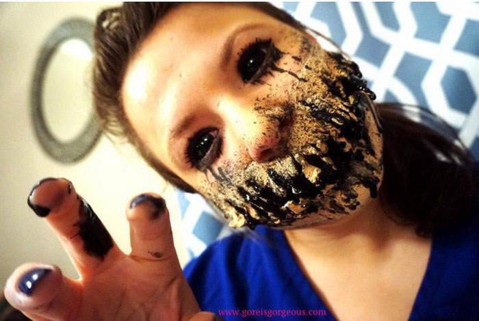 Creepy Halloween Makeup Tutorial From Start To Finish (20 pics)