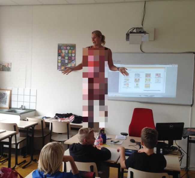 Teacher Sheds Her Skin And Shows Off Her Body In The Classroom (3 pics)