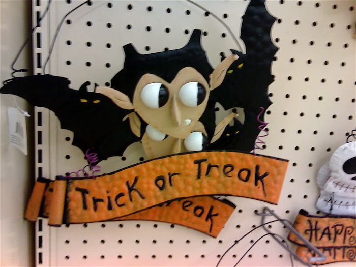 12 Totally Terrifying Halloween Spelling Mistakes (12 pics)