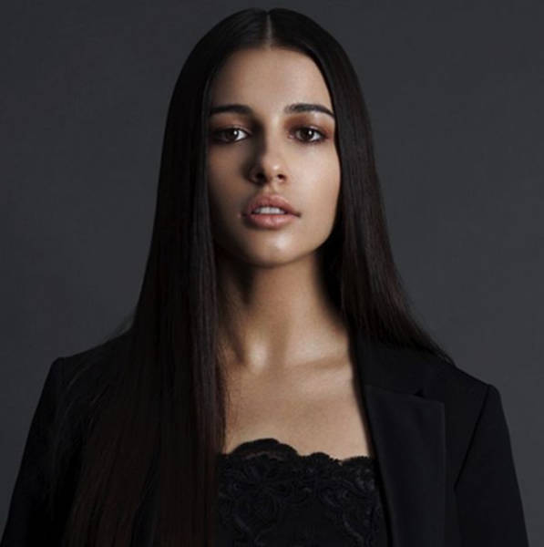 Meet Naomi Scott The New Pink Power Ranger Pics