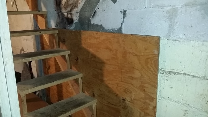 Secret Room In New House Is Loaded With Ammo (14 pics)
