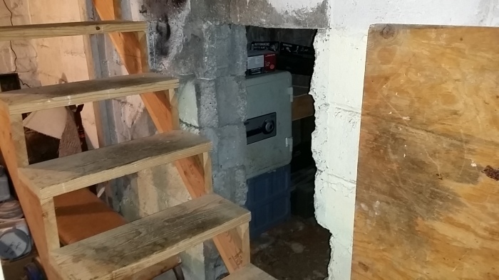 Secret Room In New House Is Loaded With Ammo (14 pics)