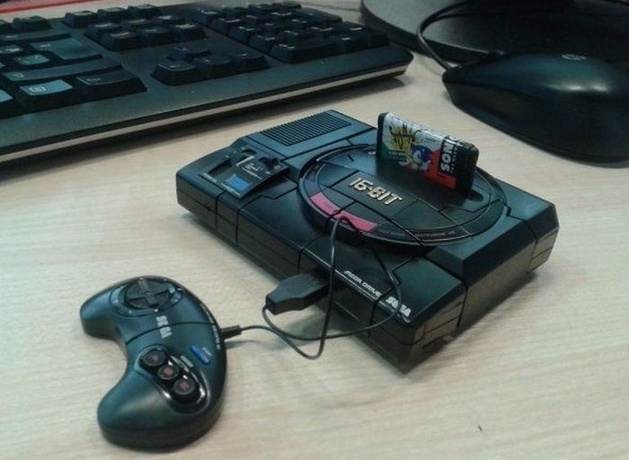This Sega Mega Drive Is Actually A Robot In Disguise (9 pics)