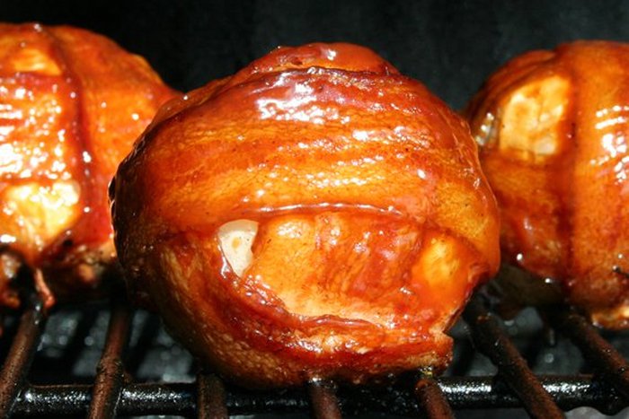 How To Make Bacon Wrapped Onion Bombs (5 pics)