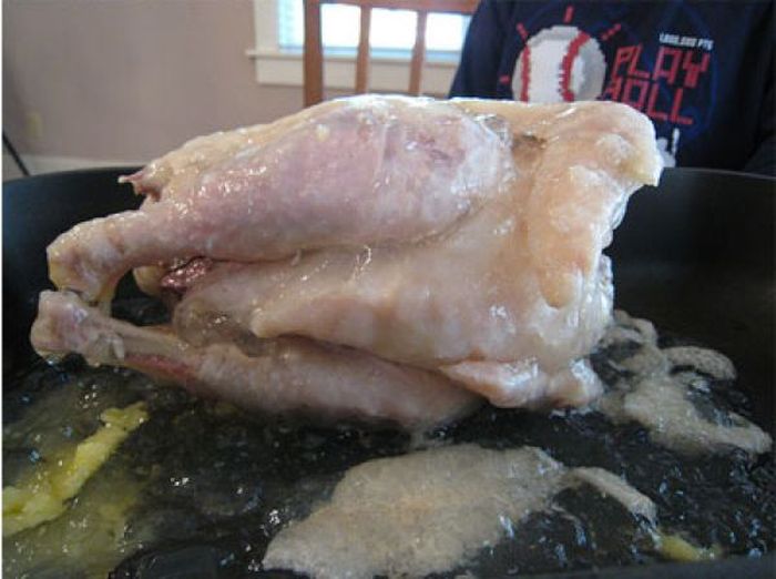 This Is What Canned Chicken Looks Like (4 pics)