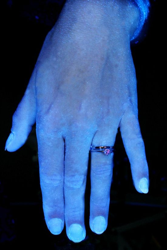 Unique Experiment Reveals How Long You Should Wash Your Hands For (7 pics)