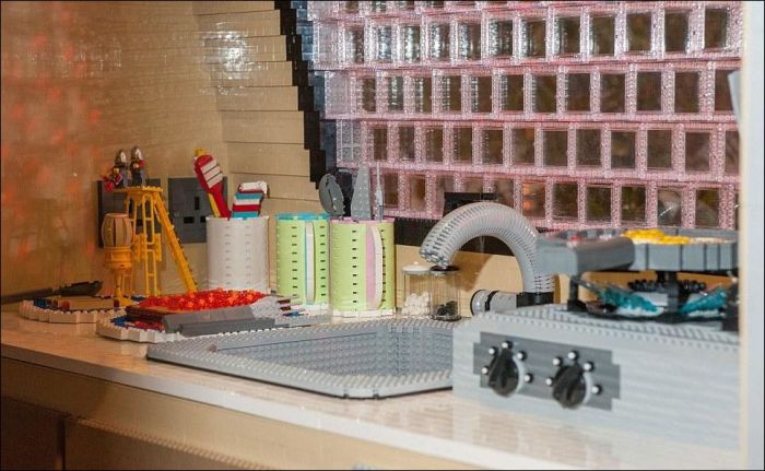 It Took 12 Weeks To Build This Lego Caravan (15 pics)