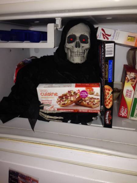 Terrifying Halloween Pranks That Are Creepy And Hilarious (32 pics)