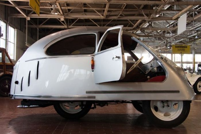 This Might Be The Worst Car Ever Created (4 pics + video)
