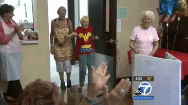 103 Year Old Dresses Up As Wonder Woman To Volunteer At The Senior Center (3 pics)