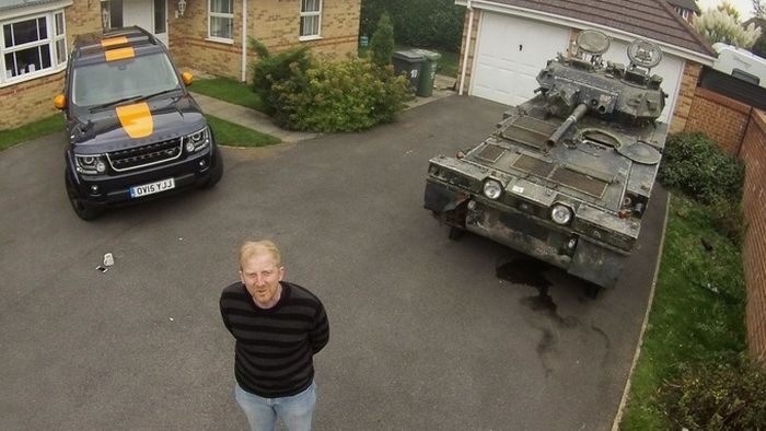 This Man Won A Tank At An Auction Then Realized He Had Nowhere To Park It (6 pics)