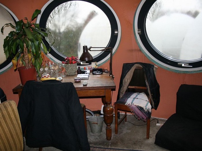 What Life Is Like Living Inside Of A Bubble (11 pics)