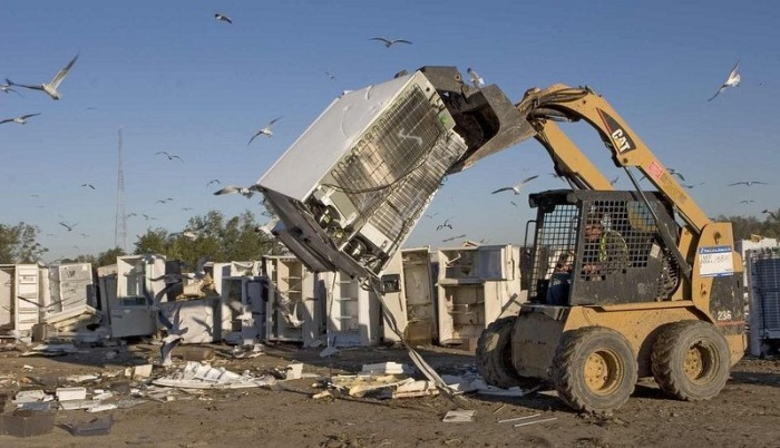 Orphaned Refrigerators Left Behind By Hurricane Katrina (11 pics)