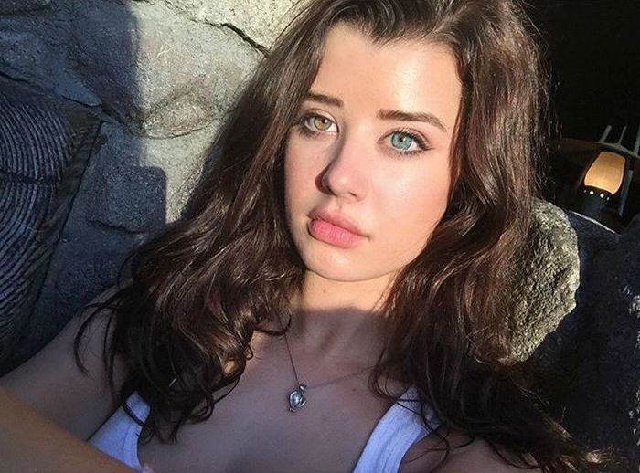 Meet Sarah McDaniel The Model With Two Different Colored Eyes (19 pics)