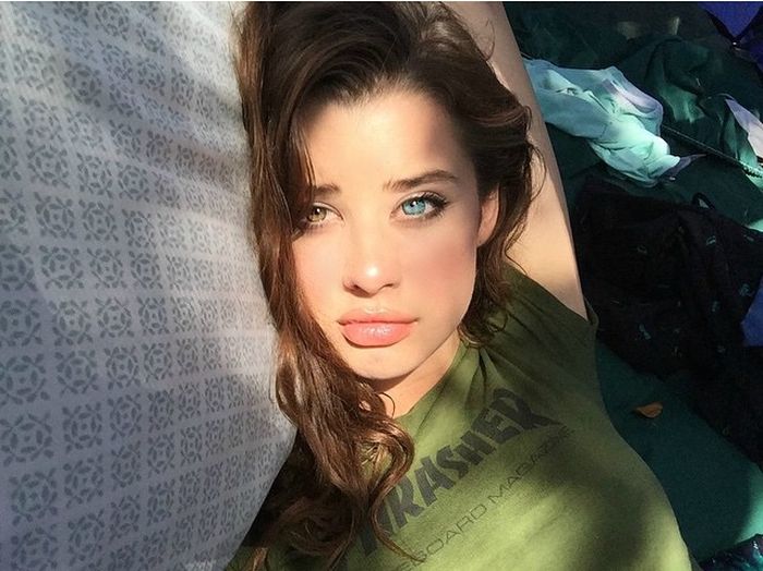 Meet Sarah Mcdaniel The Model With Two Different Colored Eyes 19 Pics 