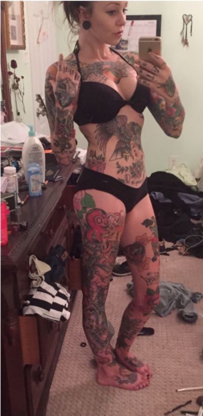 Sexy Girl Shows Off Her Tattoos Before And After (2 pics)