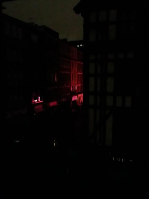 London Goes Dark During Power Outage (11 pics)