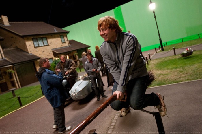 Behind The Scenes Photos That Will Change The Way You See Famous Movies (34 pics)