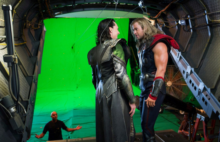 Behind The Scenes Photos That Will Change The Way You See Famous Movies (34 pics)