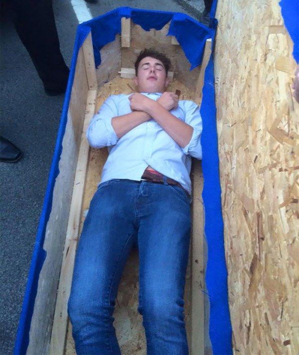 Friends Hold A Funeral For Man They Lost To A Relationship (8 pics)