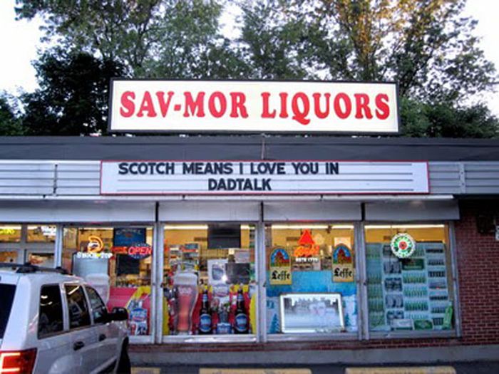 29 Hilarious Signs Brought To You By Sav-Mor Liquors (29 pics)