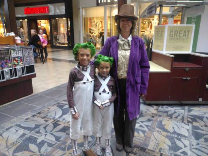 People Who Got Into The Halloween Spirit With Group Costumes (26 pics)