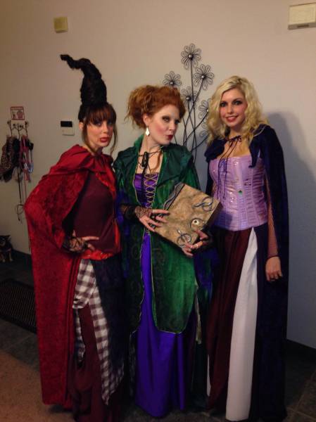 People Who Got Into The Halloween Spirit With Group Costumes (26 pics)
