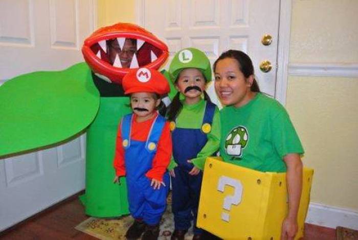 People Who Got Into The Halloween Spirit With Group Costumes (26 pics)