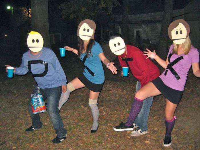 People Who Got Into The Halloween Spirit With Group Costumes (26 pics)