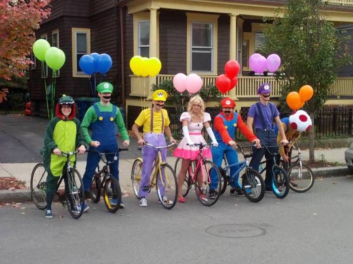 People Who Got Into The Halloween Spirit With Group Costumes (26 pics)