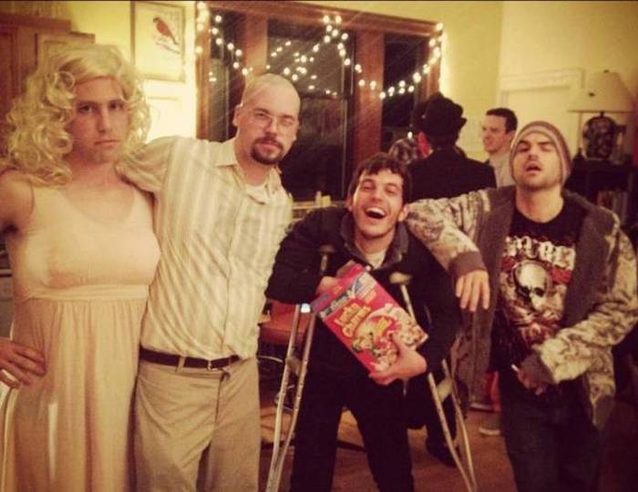 People Who Got Into The Halloween Spirit With Group Costumes (26 pics)