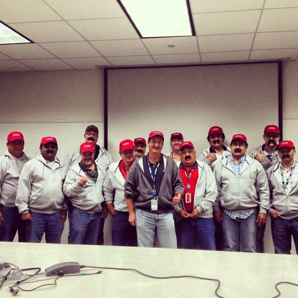 People Who Got Into The Halloween Spirit With Group Costumes (26 pics)