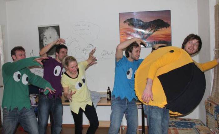 People Who Got Into The Halloween Spirit With Group Costumes (26 pics)