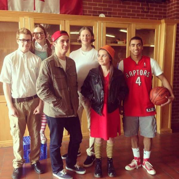 People Who Got Into The Halloween Spirit With Group Costumes (26 pics)