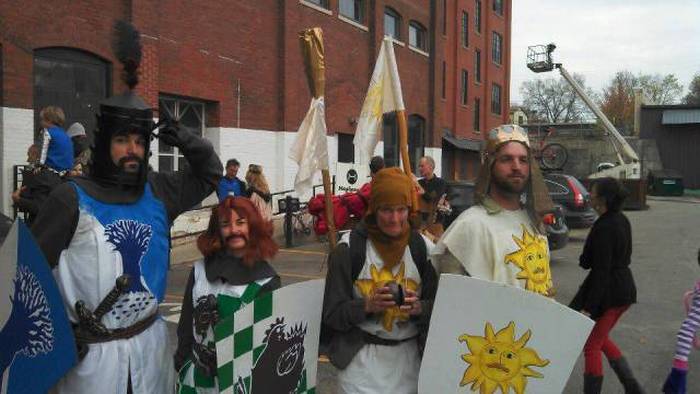 People Who Got Into The Halloween Spirit With Group Costumes (26 pics)