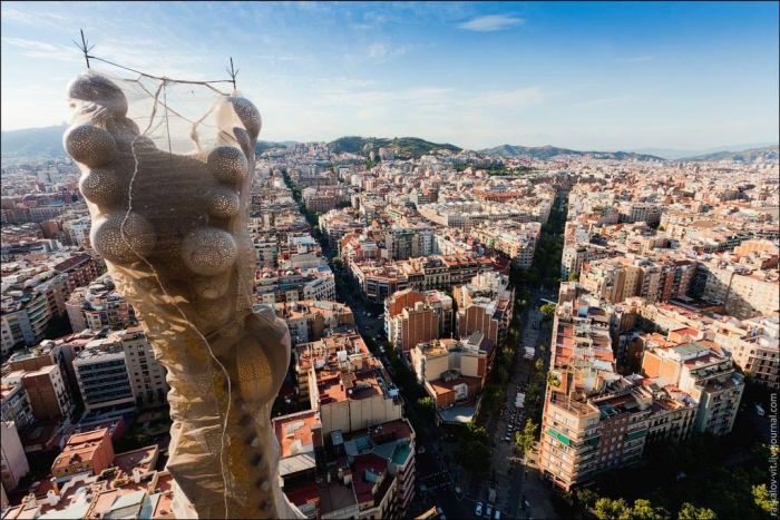 These Incredible Views Of The Sagrada Familia Are Unlike Anything You've Ever Seen (7 pics)