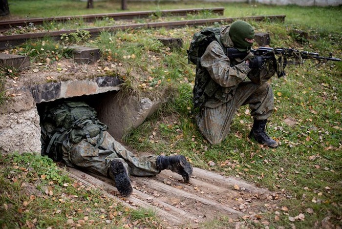 Intense Action Shots Of The Russian Army Training (30 pics)