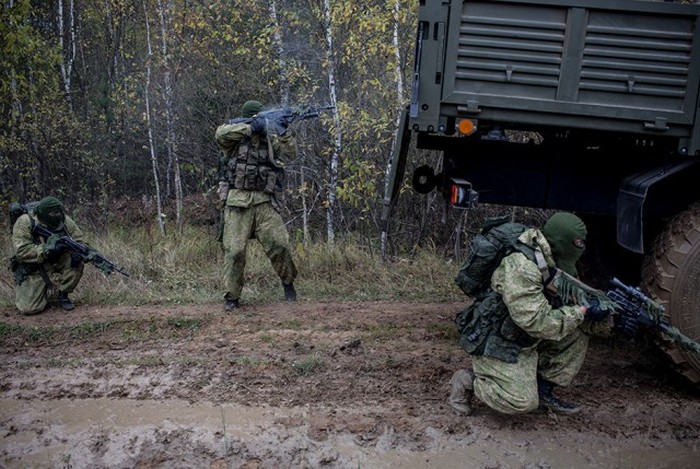 Intense Action Shots Of The Russian Army Training (30 pics)