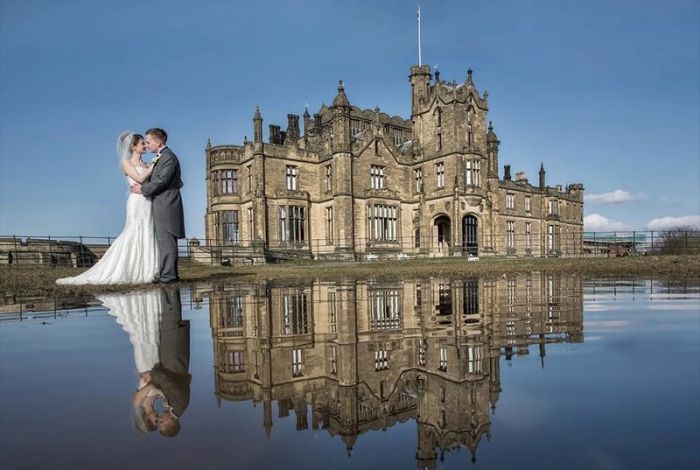 Photographer Gets His Feet Wet For A Wedding Photo (3 pics)