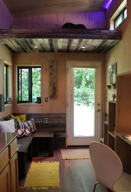 Man Cuts Down His Cost Of Living By Moving Into A Tiny House (9 pics)