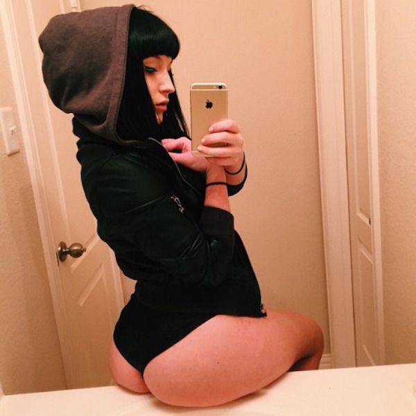 A Healthy Serving Of Beautiful Cuties With Beautiful Booties (58 pics)