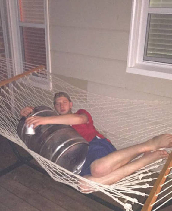 College Is Full Of Fun And Debauchery (58 pics)