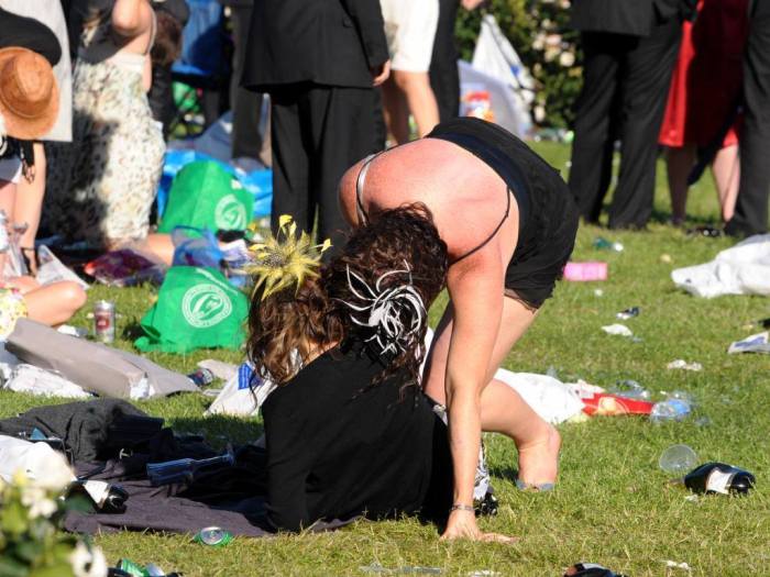 Cars Aren't The Only Thing Getting Wrecked At The Races (20 pics)